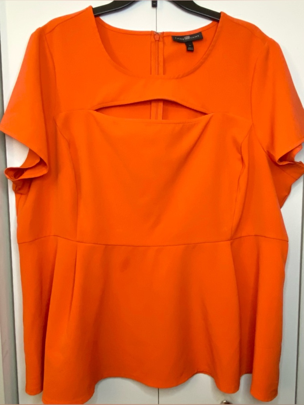 Lane Bryant Peplum Top (Size 22) Ptp 26-27.5"